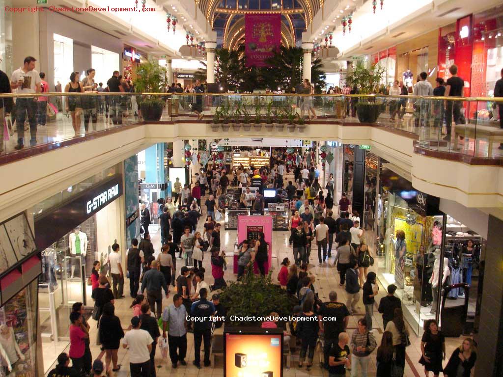 Crowded Mall on 23 Dec 2010 evening - Chadstone Development Discussions