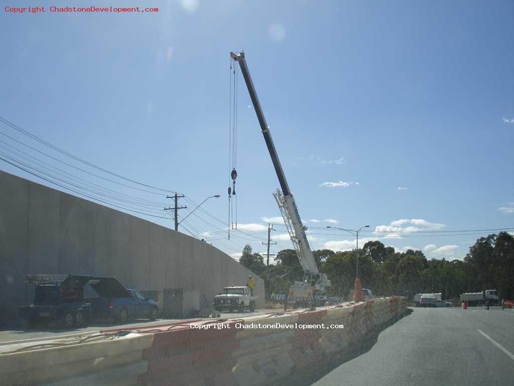Cranes lift Middle Rd concrete walls into place - Chadstone Development Discussions