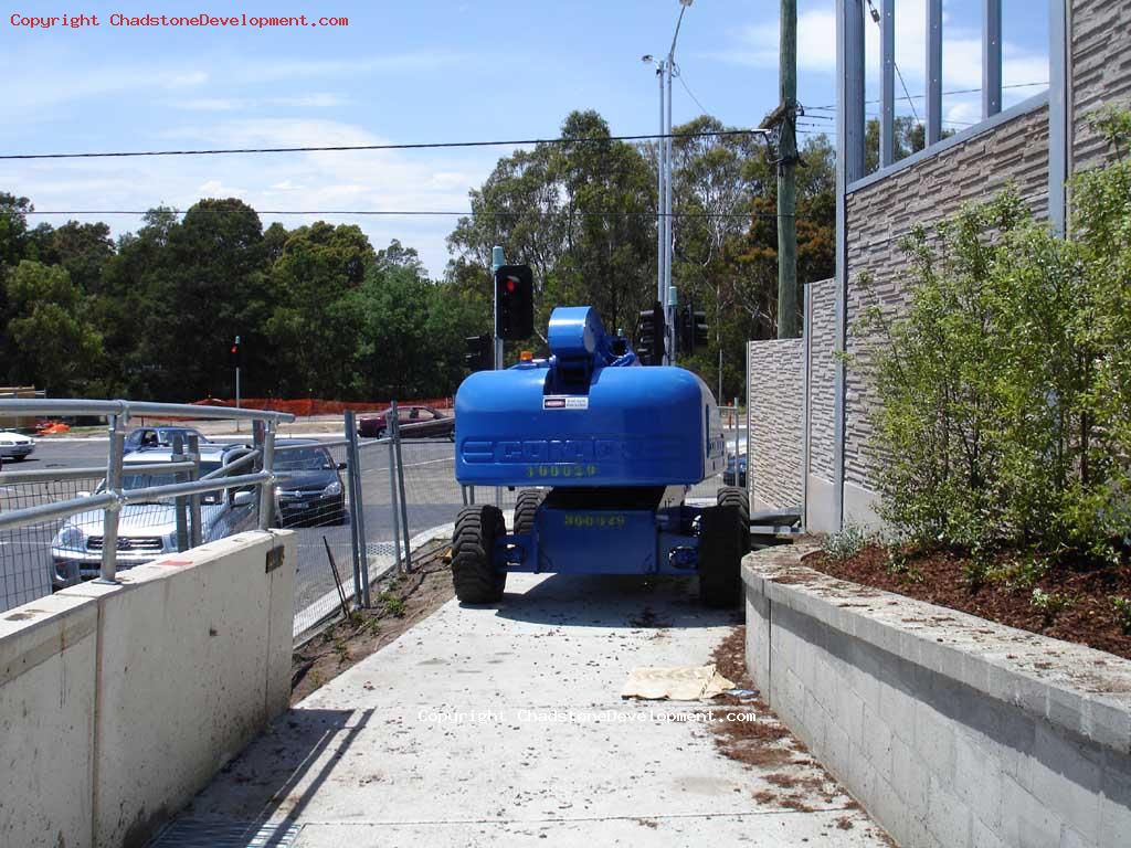 Personnel Lift/Crane on Midle Rd footpath - Chadstone Development Discussions